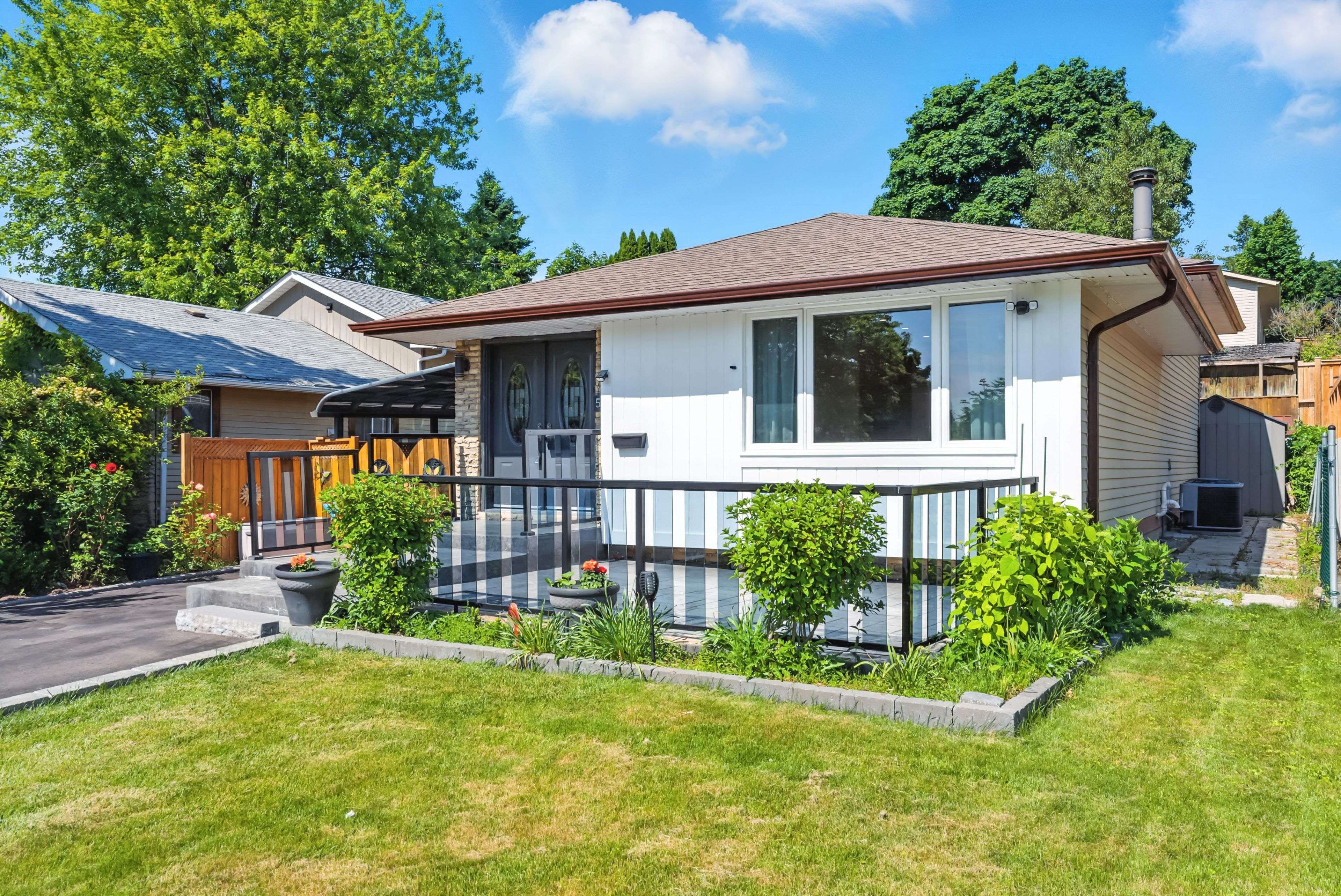 Oshawa, ON L1H 7S6,583 Annandale ST