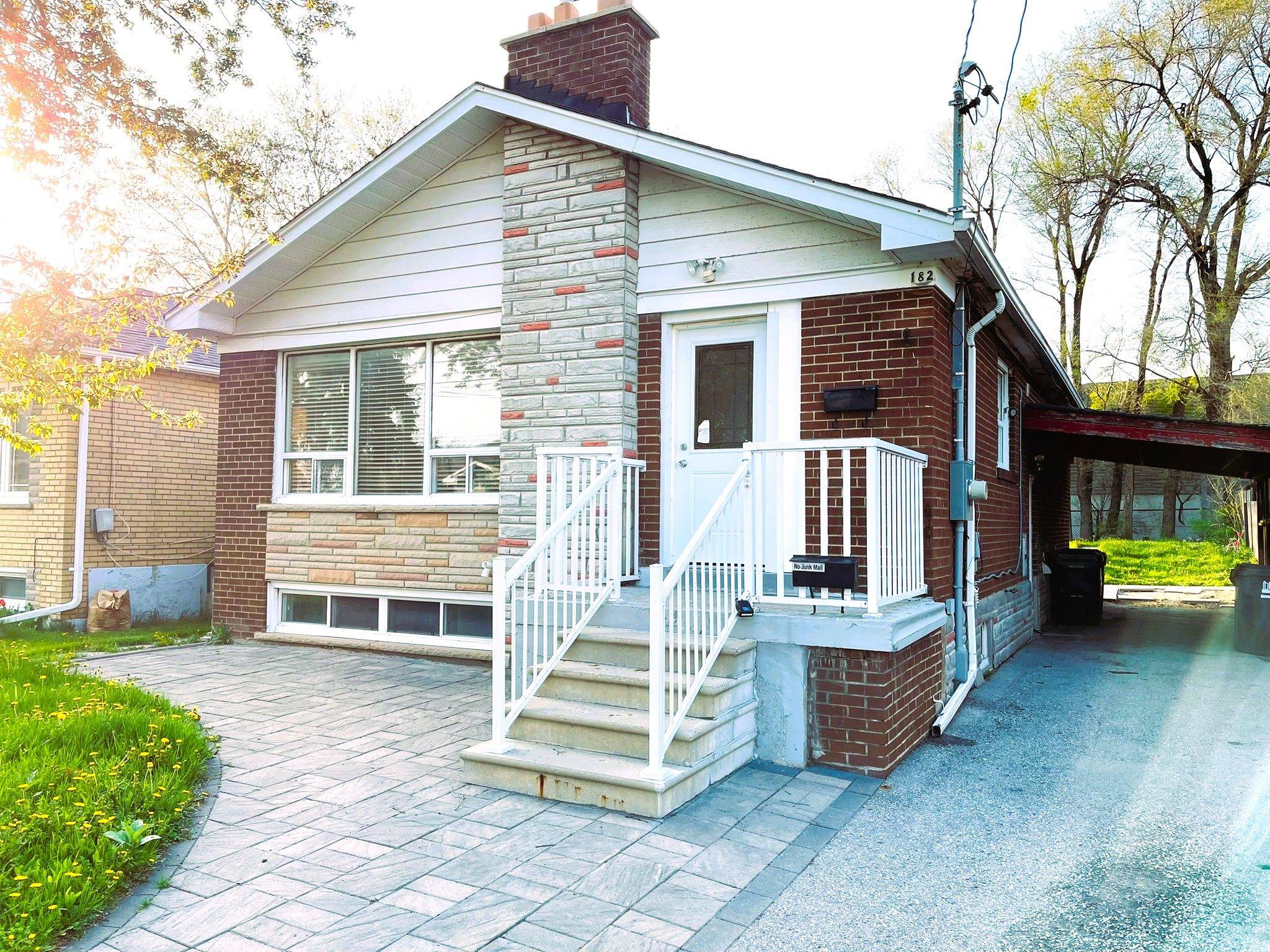 182 Crocus DR, Toronto E04, ON M1R 4T7