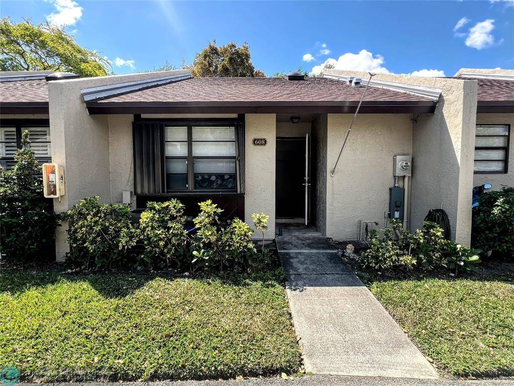 608 NW 47th St, Deerfield Beach, FL 33064