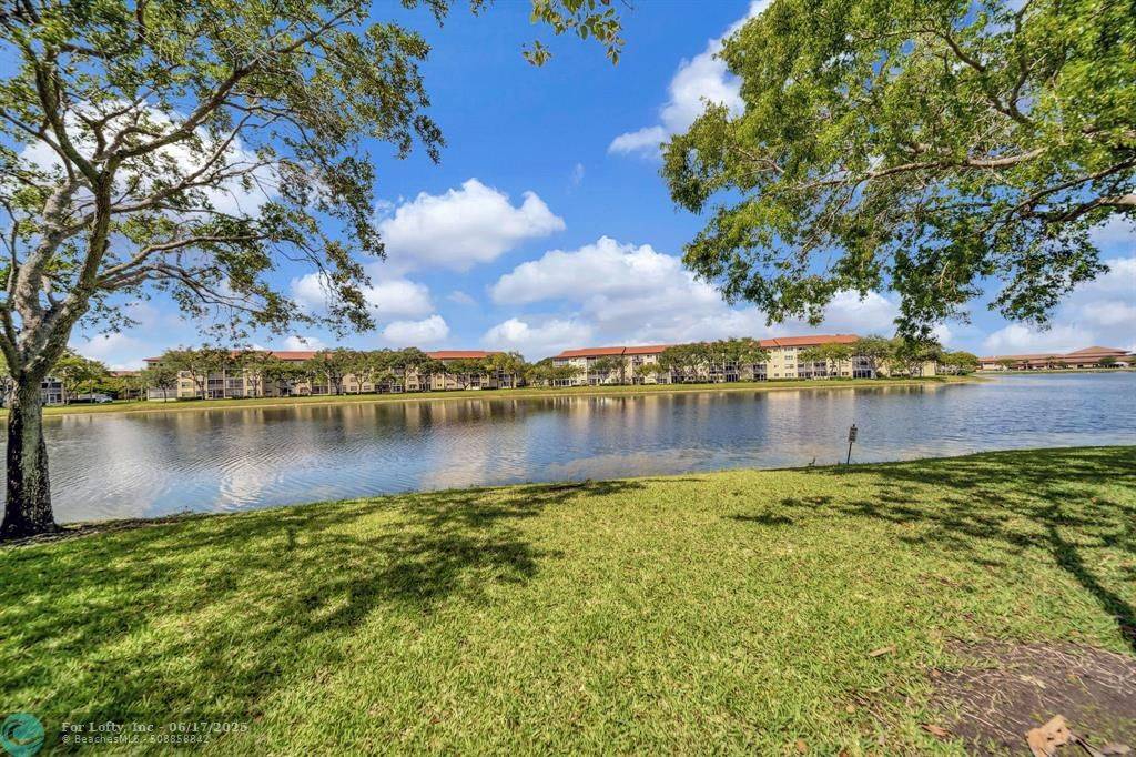 Pembroke Pines, FL 33027,12900 SW 13th St  #113-E