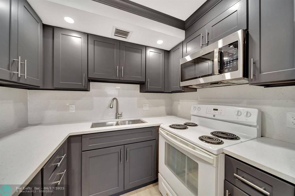 Pembroke Pines, FL 33027,551 SW 135th Ave  #316-B
