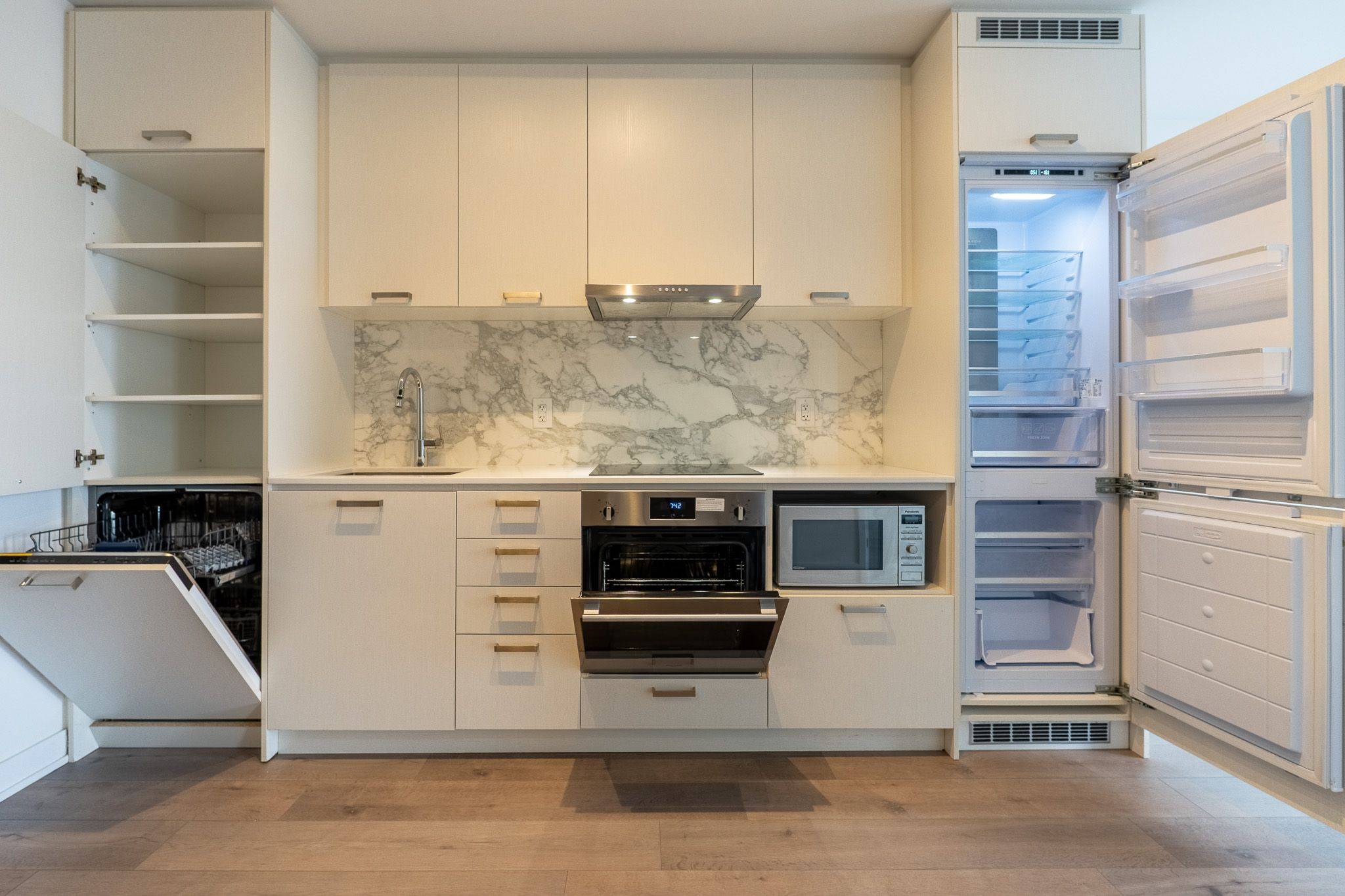 Vaughan, ON L4K 0M7,10 Honeycrisp CRES #808