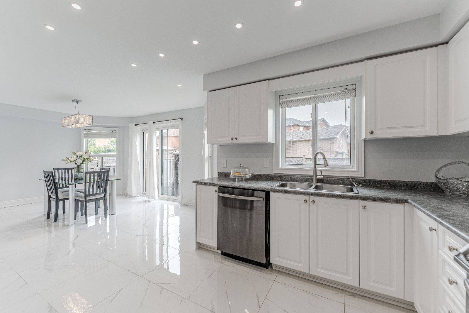 Barrie, ON L4N 8W2,112 Widgeon ST