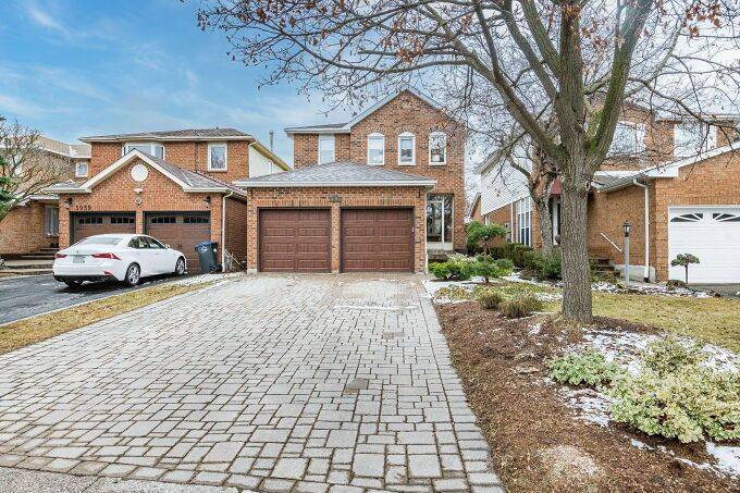 Mississauga, ON L5L 4H9,3935 Rushton CRES