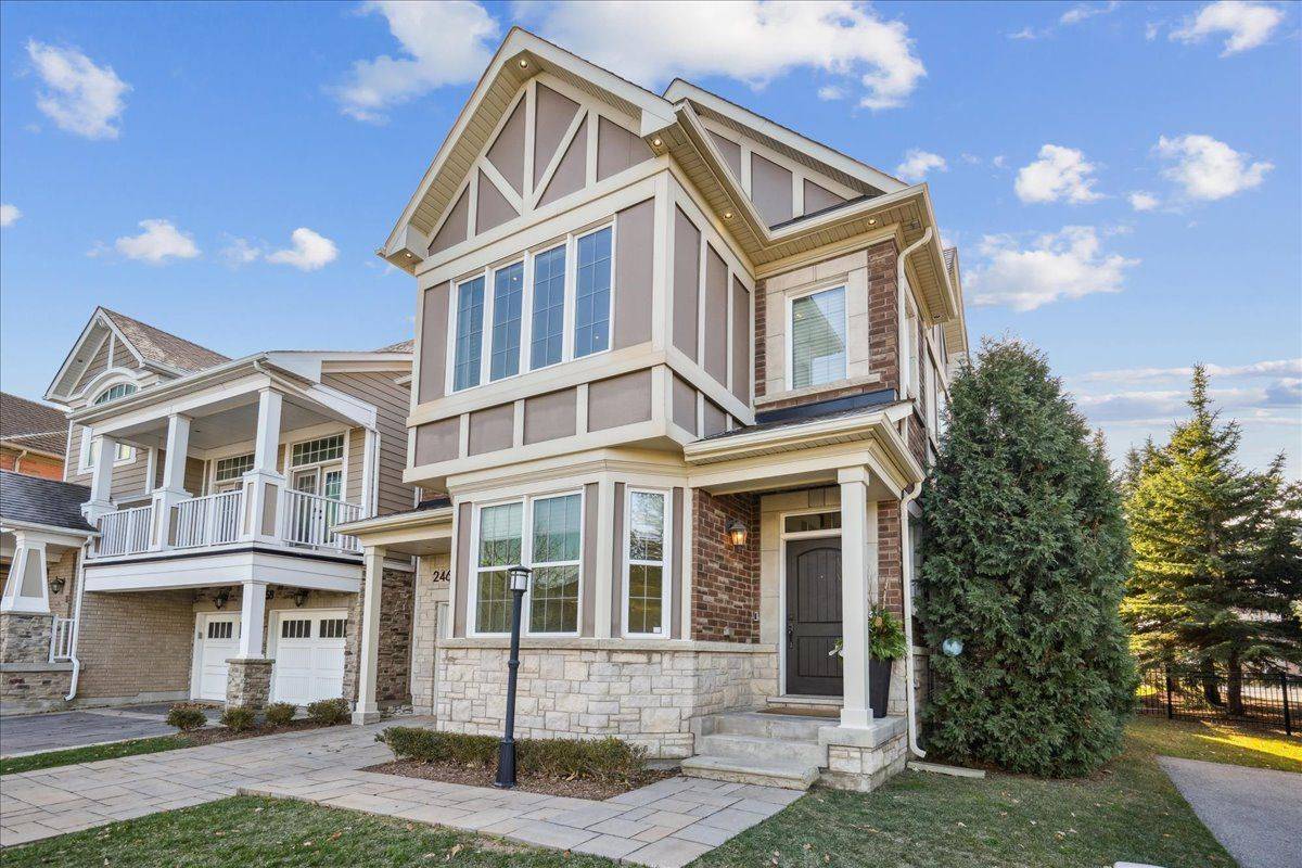 Oakville, ON L6M 5N1,2462 Charlie Common