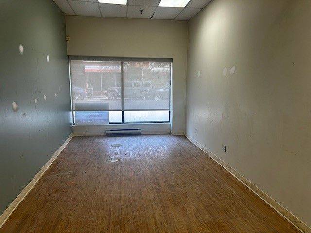 Toronto W01, ON M6R 1A1,1451 Queen ST W #Lower