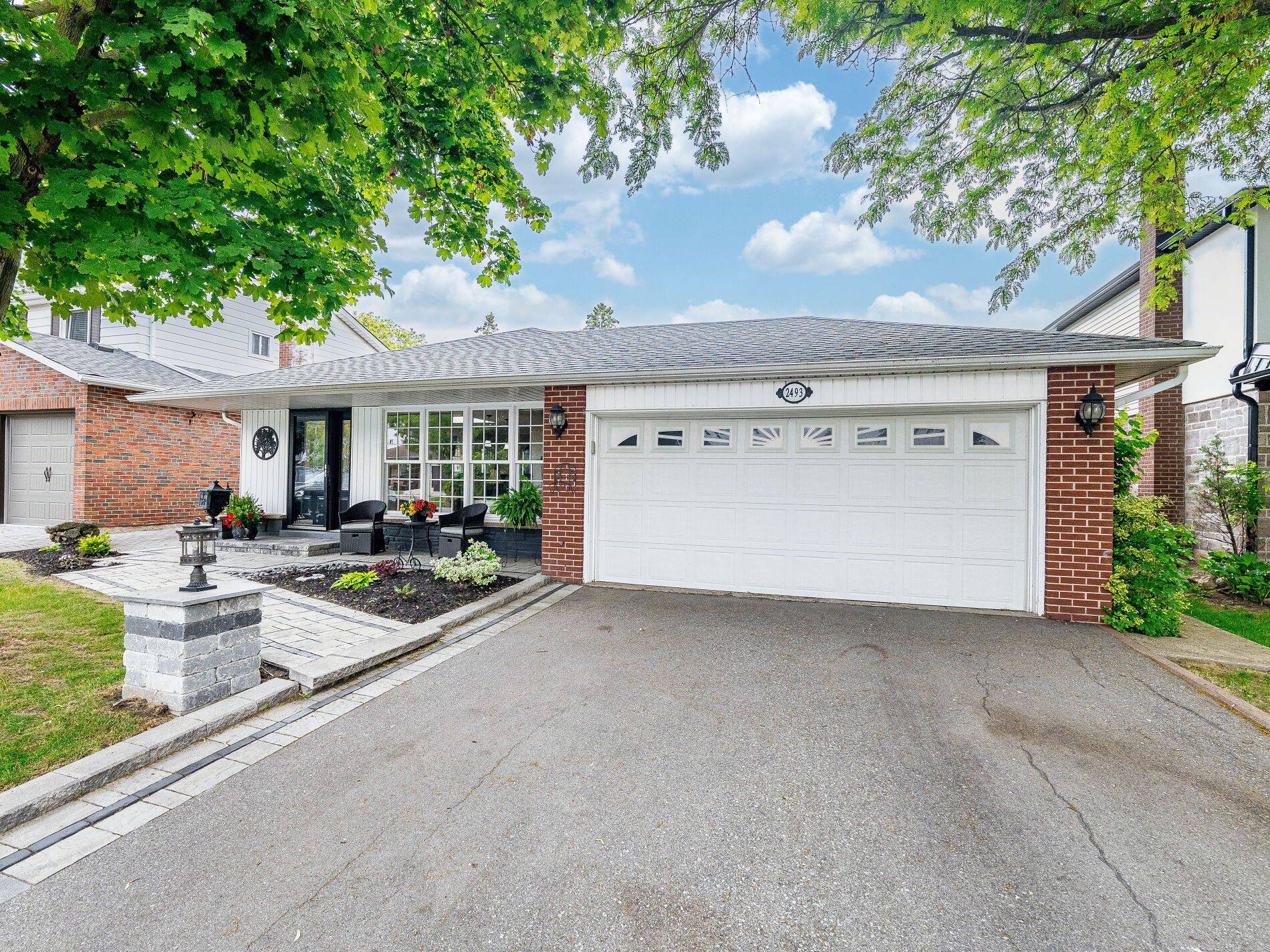 Mississauga, ON L5K 2A5,2493 Frankfield RD