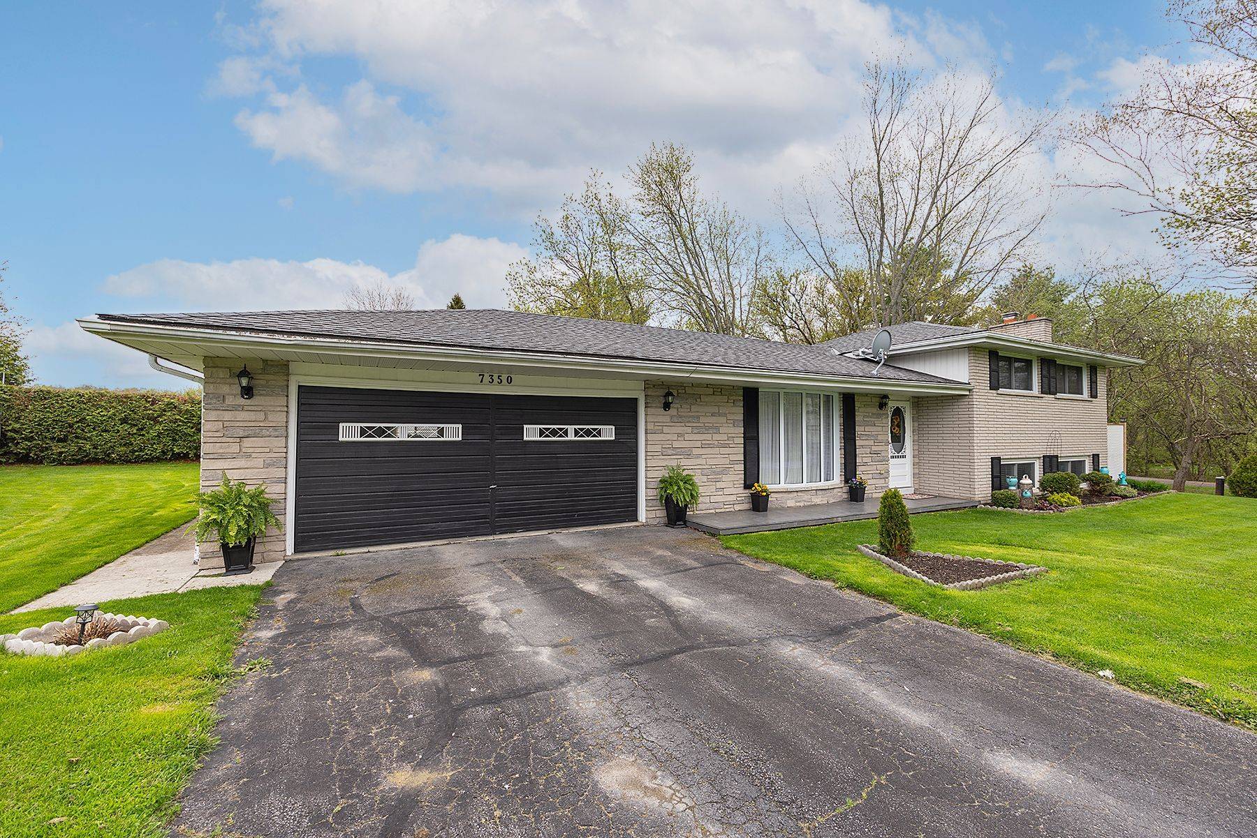 7350 County 2 RD, Greater Napanee, ON K7R 3K6