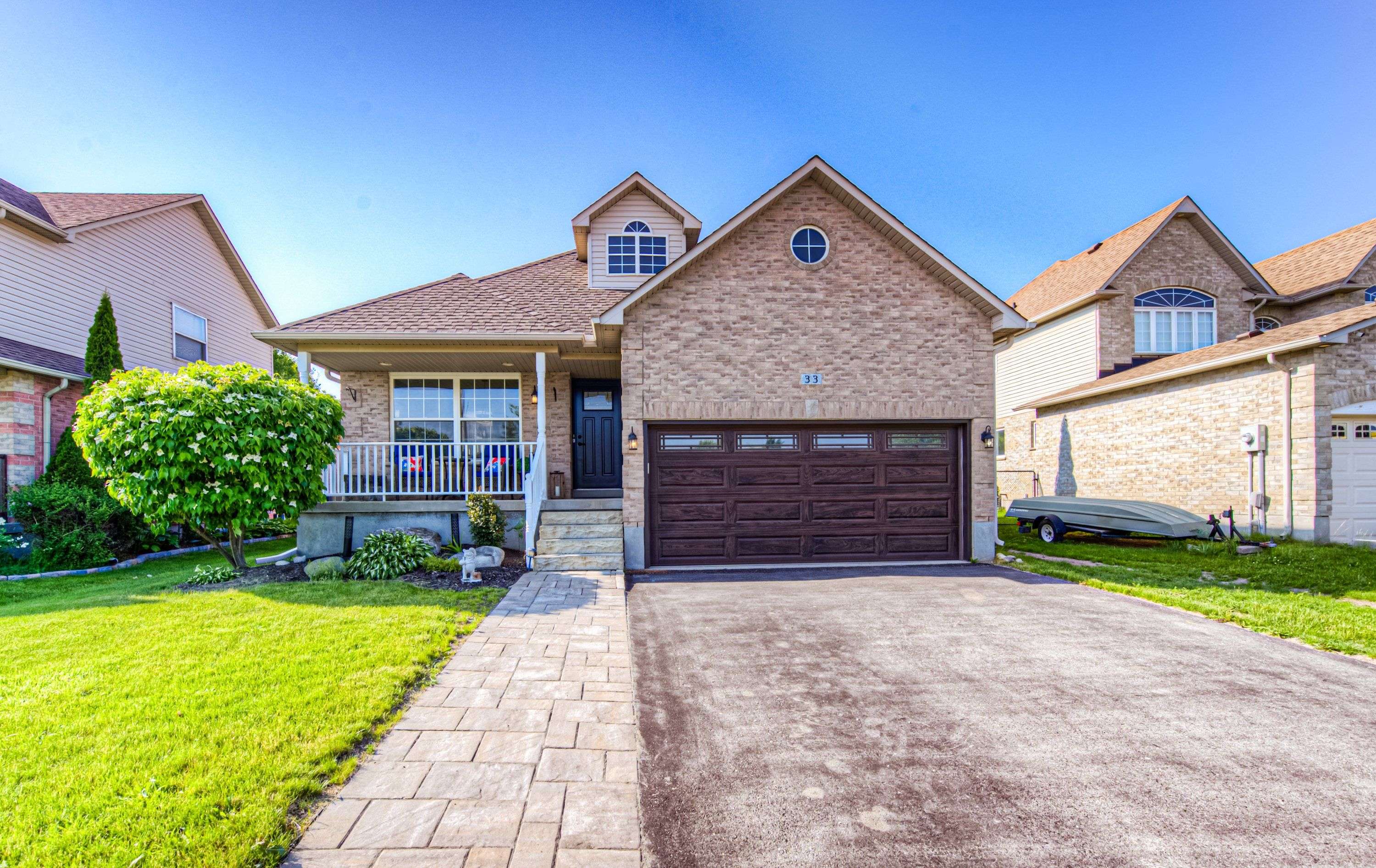33 Watson CRES, North Dumfries, ON N0B 1E0
