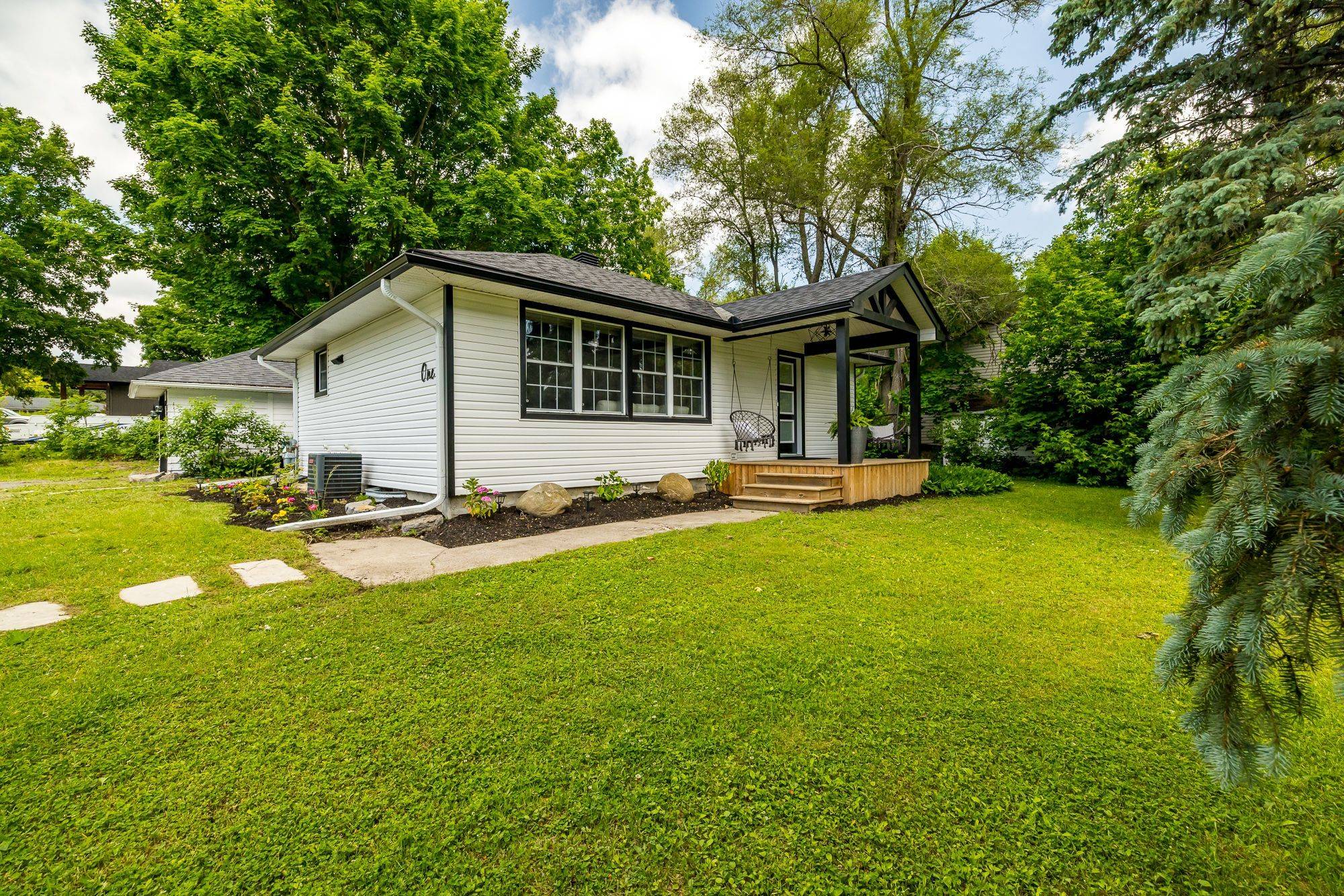 Stittsville - Munster - Richmond, ON K2S 1P8,1 PORTER ST