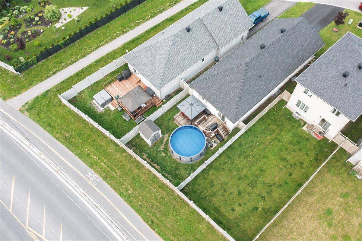 Clarence-rockland, ON K4K 0J8,637 Robert ST