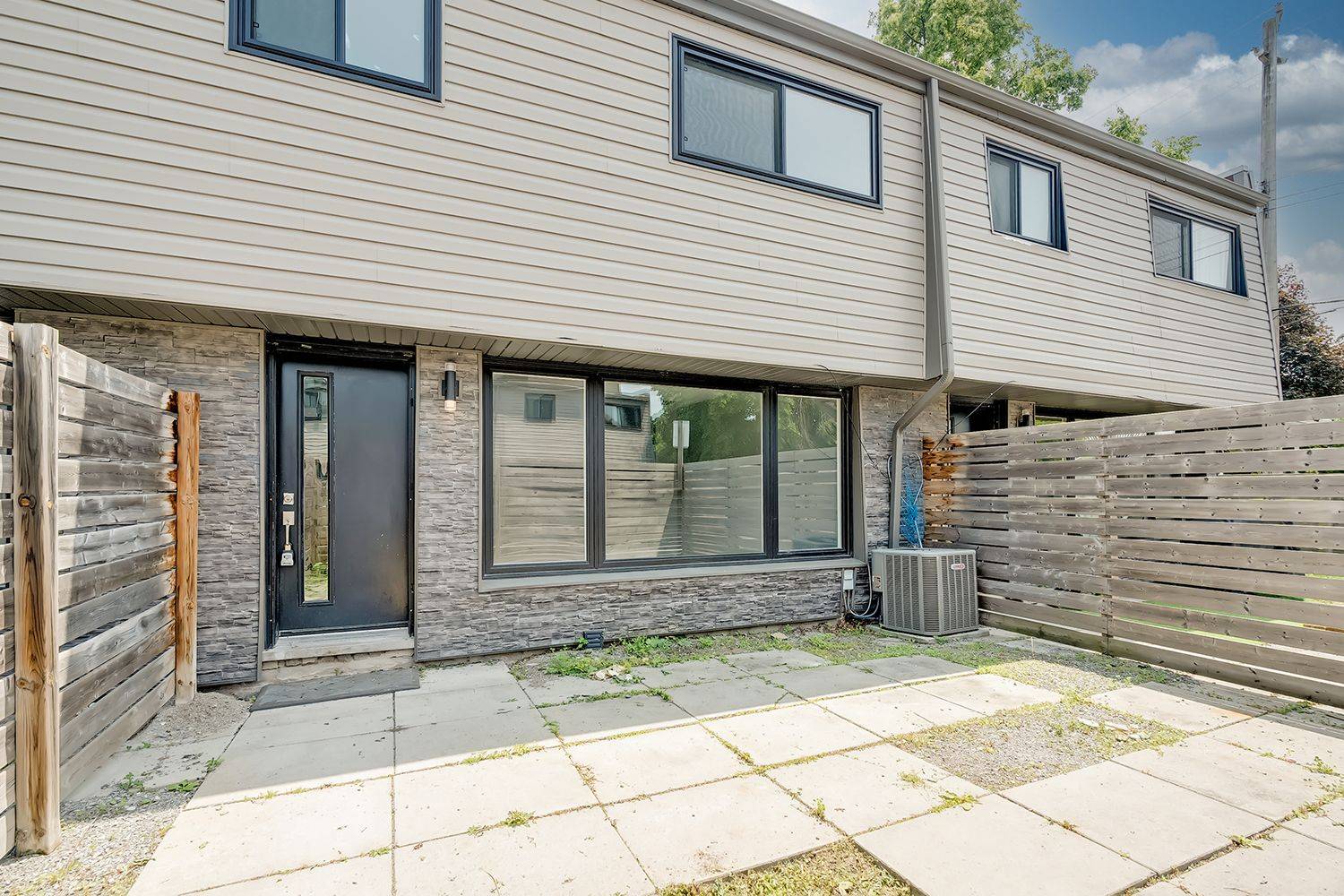 260 Montmorency DR #309, Hamilton, ON L8K 5H1