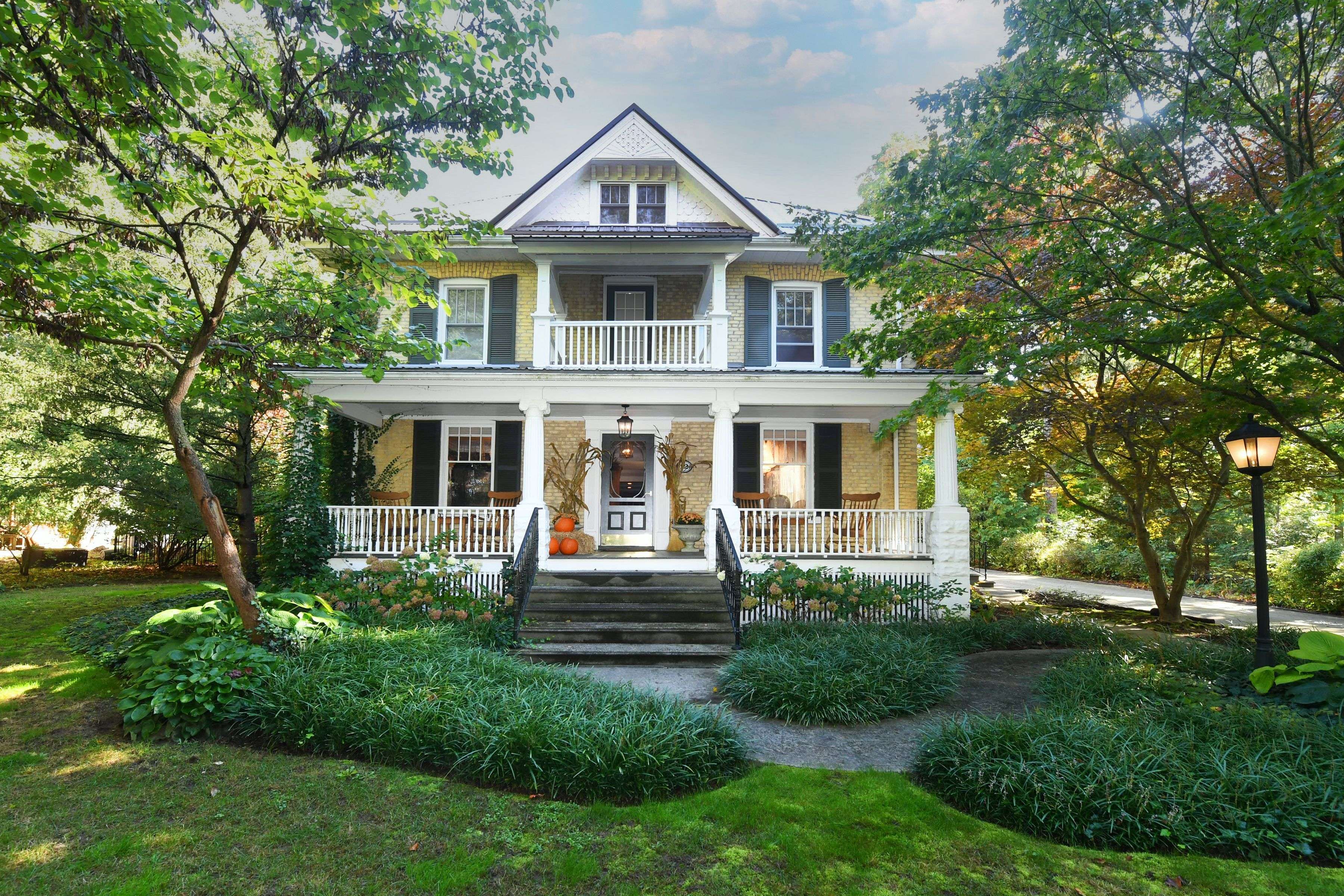 12 VICTORIA ST, Middlesex Centre, ON N7A 2R5
