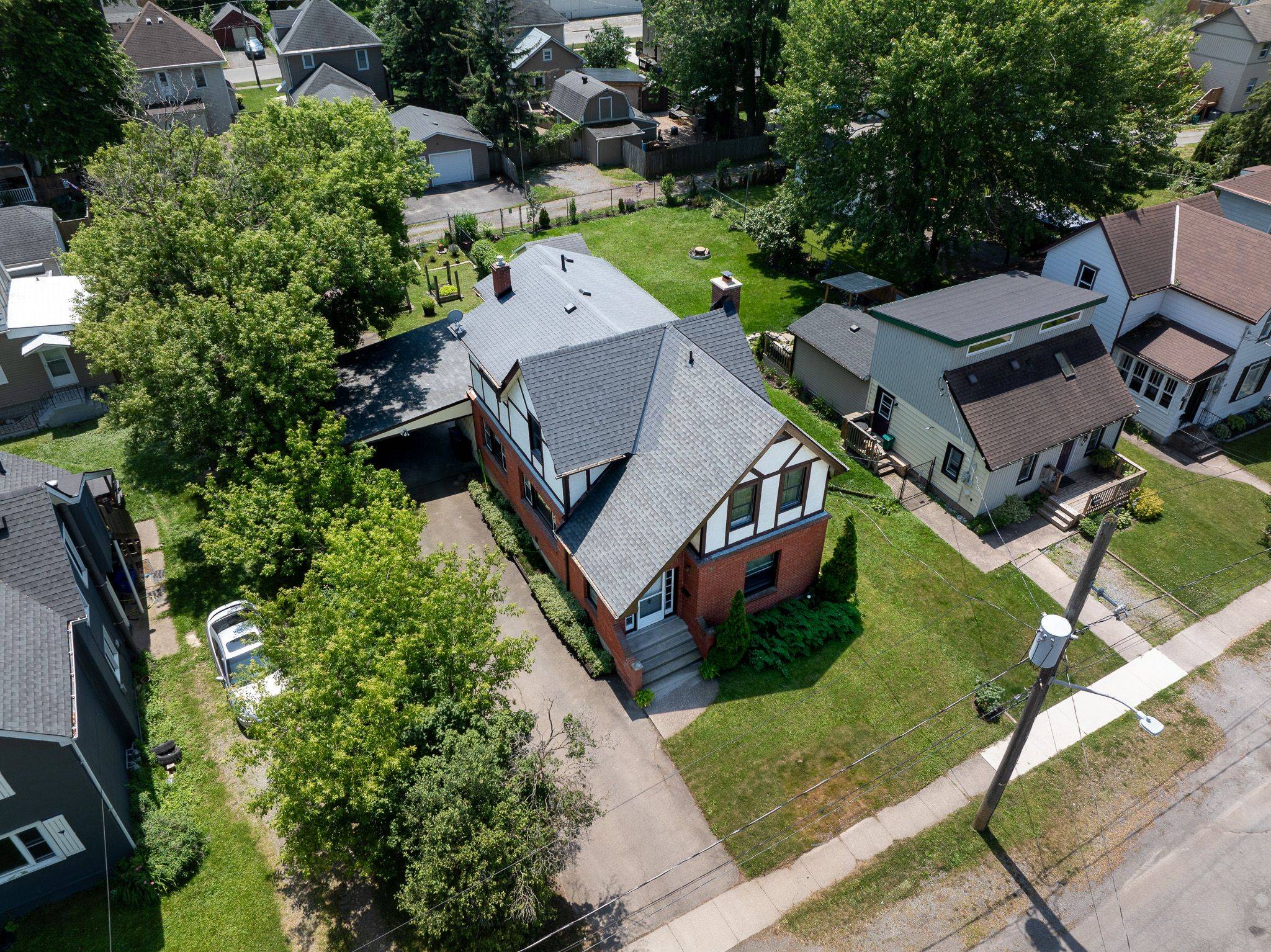 Port Colborne, ON L3K 3R4,52 Charles ST
