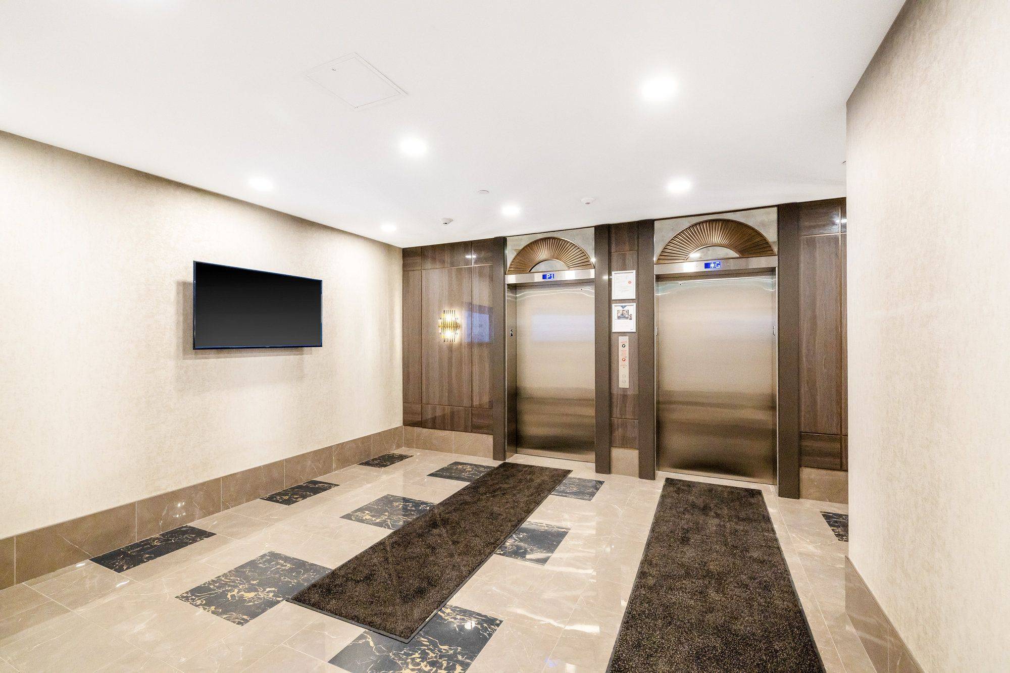 Guelph, ON N1E 0S6,73 Arthur ST S #209