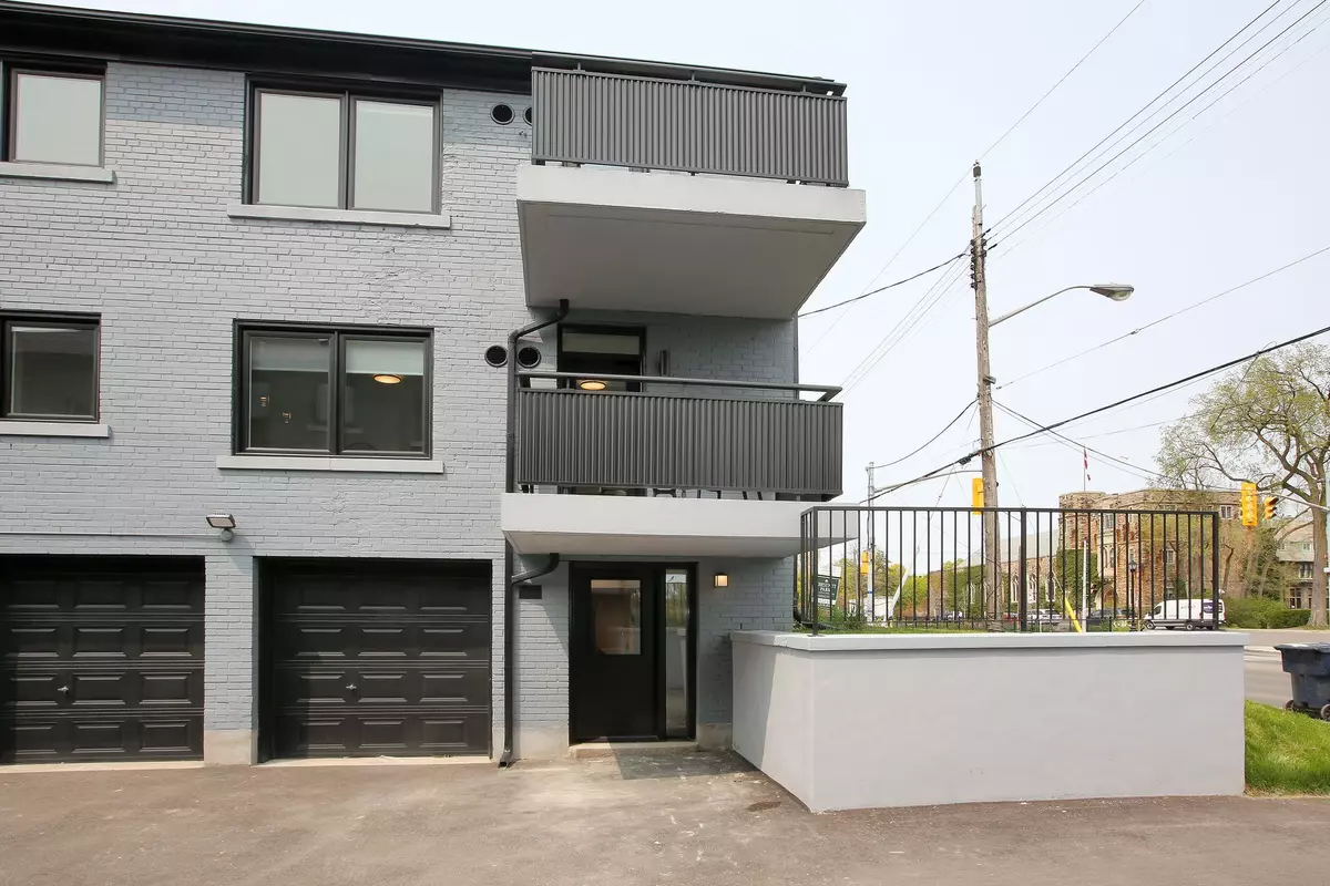Toronto C04, ON M5N 2H7,1492 Avenue RD #1