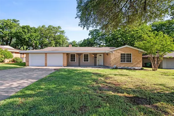 Fort Worth, TX 76112,7233 Jewell Avenue