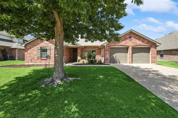 128 Country Lakes Drive, Argyle, TX 76226