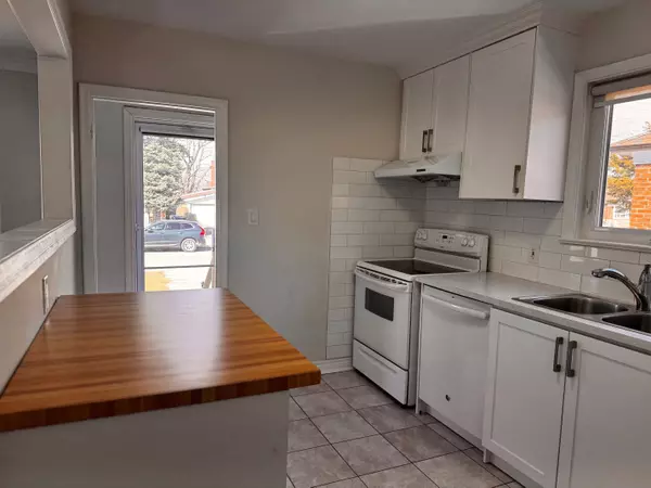 Toronto E04, ON M1K 2T9,103 Ranstone GDNS #Main