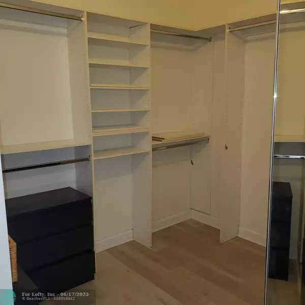 Weston, FL 33327,1002 Lavender Cir