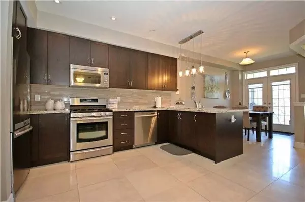 King, ON L7B 1K9,86 Alex Campbell CRES