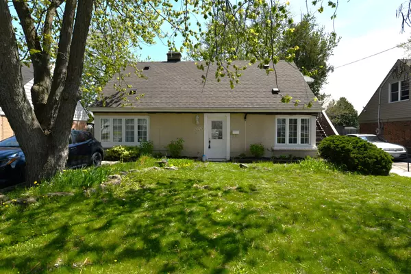 2070 Churchill AVE, Burlington, ON L7R 3T7