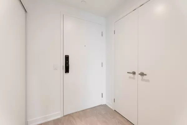 28 Ann ST #914, Mississauga, ON L5G 0E1