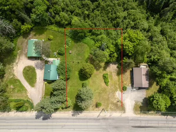 641 MUSKOKA 3 RD N, Huntsville, ON P1H 1C9