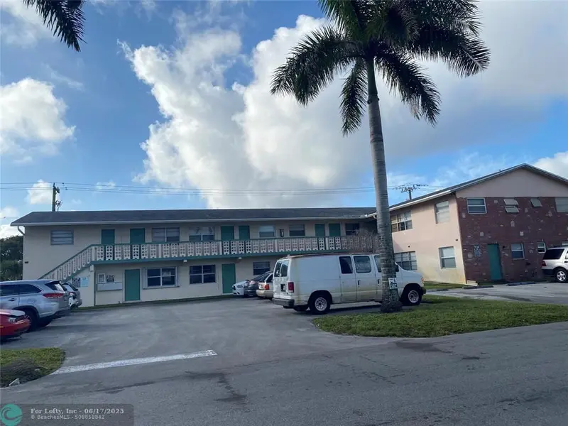 250 NE 40TH ST #36, Oakland Park, FL 33334