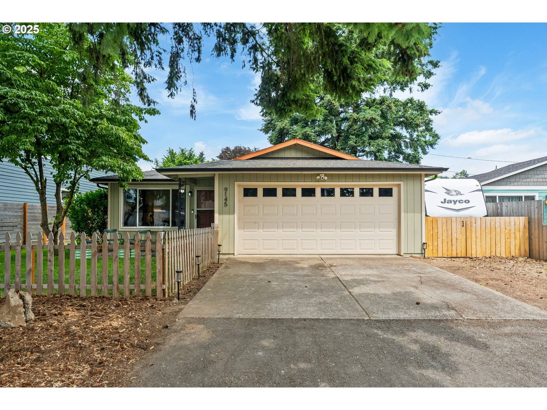 9145 SE Oak ST, Portland, OR 97216