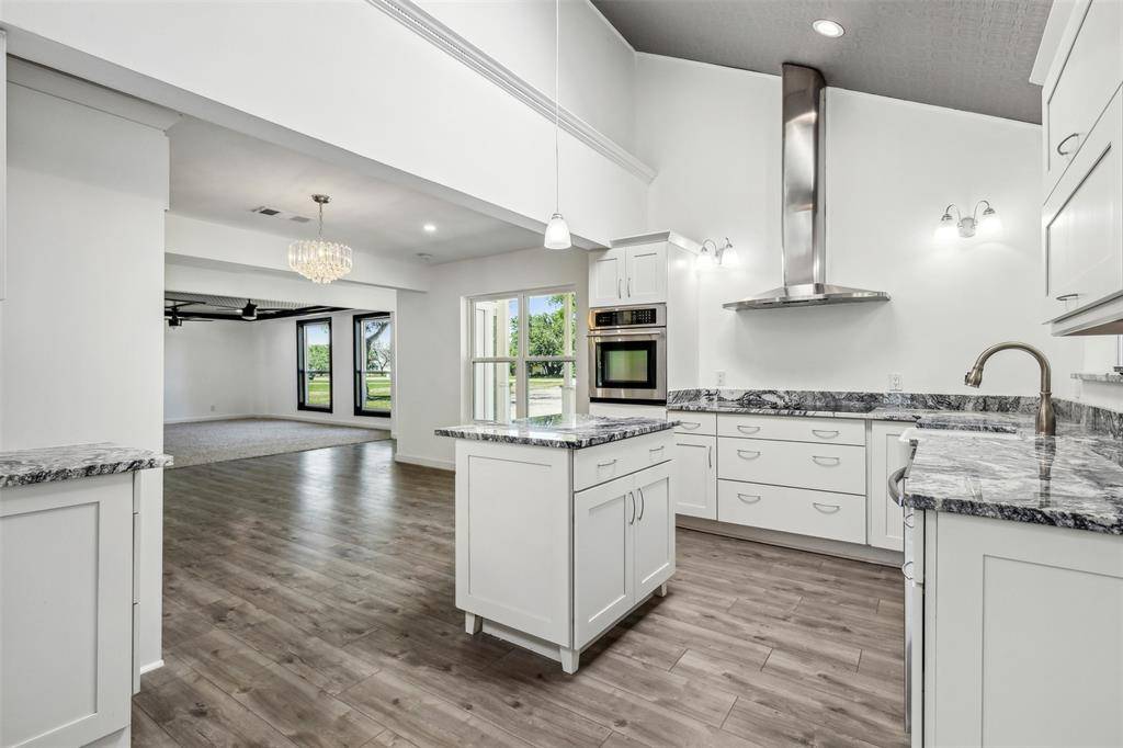 549 W Paloma Court, Fort Worth, TX 76108