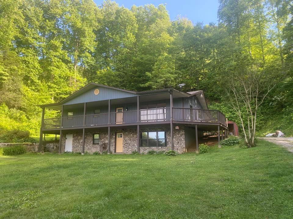261 Rainbolt ST, Butler, TN 37640