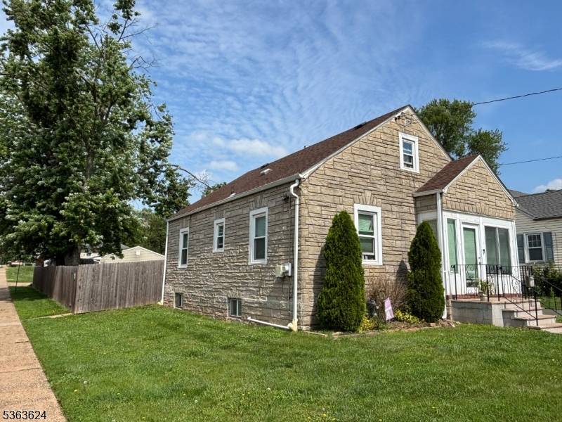 Somerville Boro, NJ 08876,18 S Clark Ave