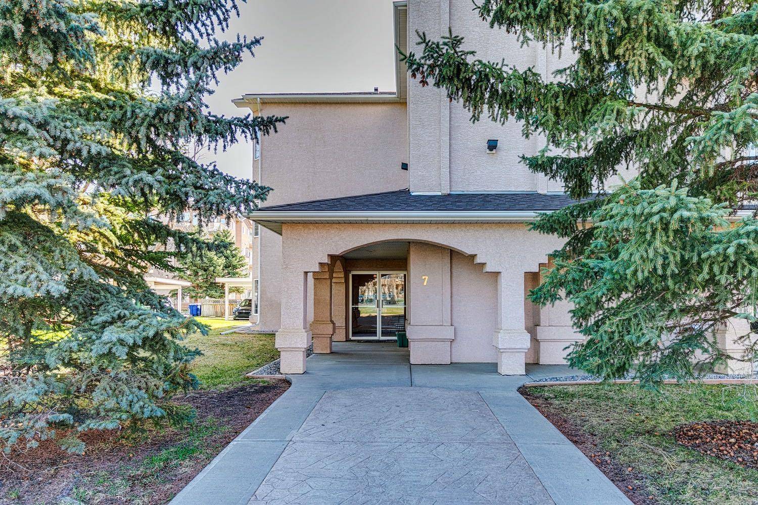 Okotoks, AB T1S1Z2,7 Lineham AVE #204