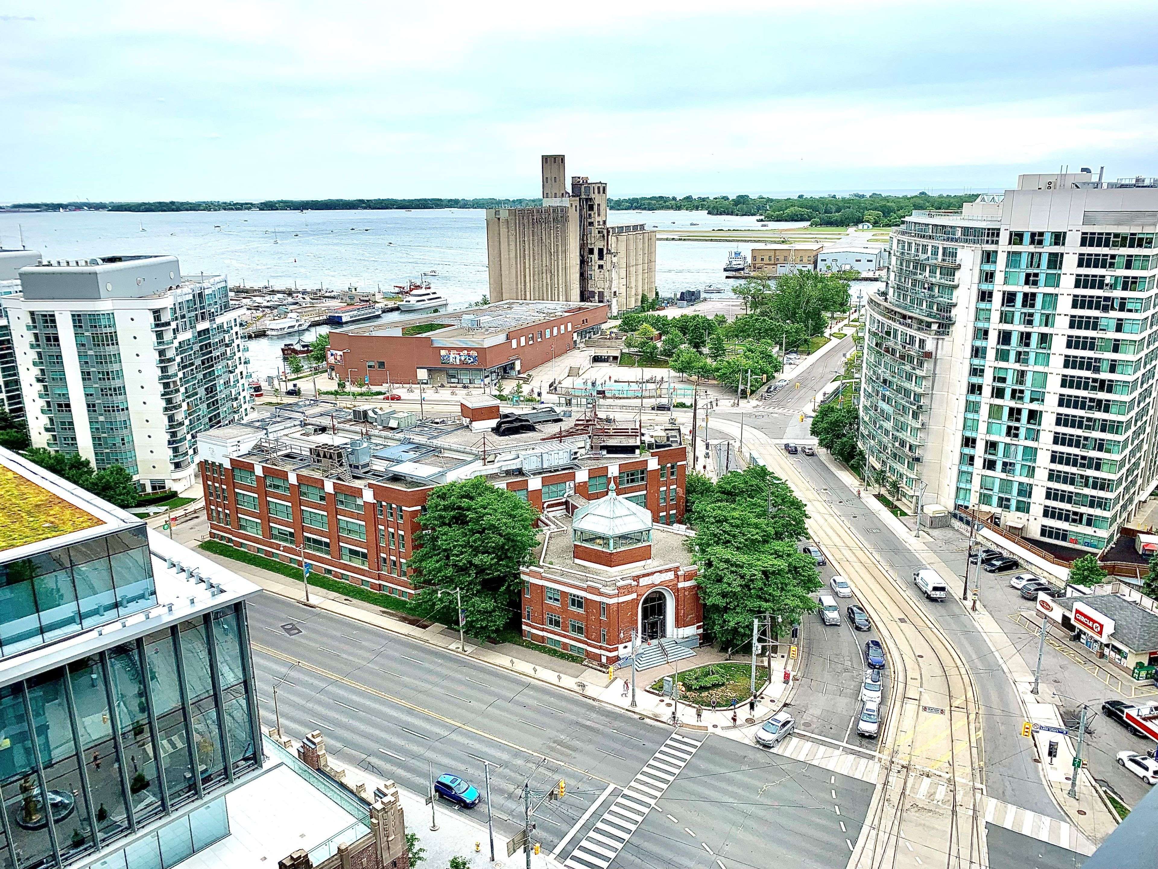 Toronto C01, ON M5V 1B7,600 Fleet ST #1803