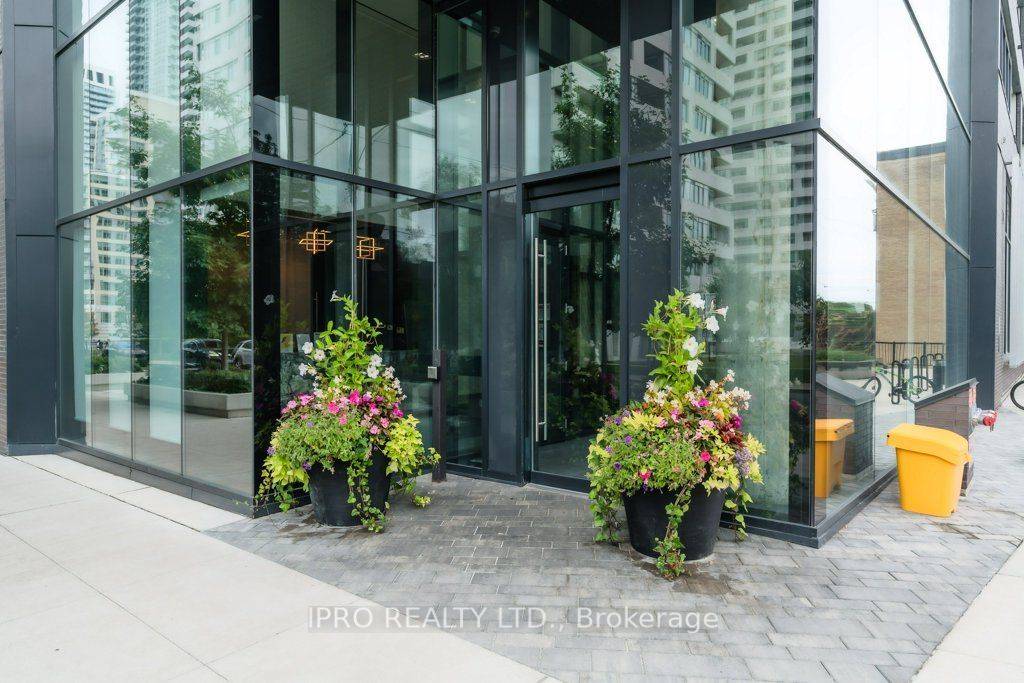 Toronto C10, ON M4S 0C3,11 Lillian ST #1205