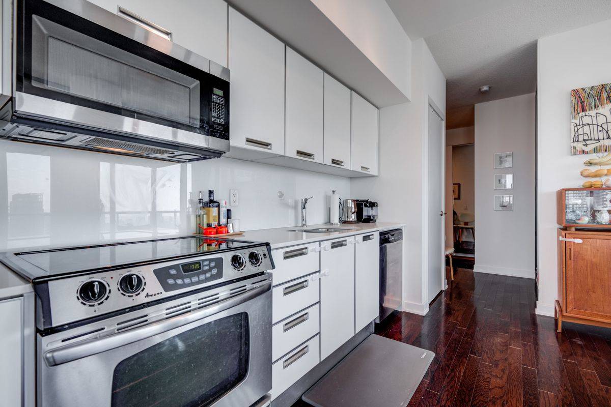 Toronto C08, ON M4Y 0A2,33 Charles ST E #3104