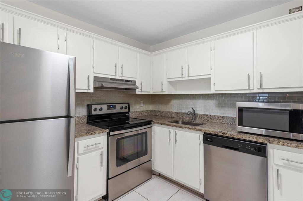 Boca Raton, FL 33428,9355 SW 8th St  #119