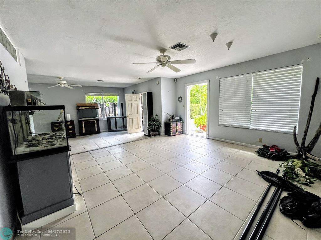 Wilton Manors, FL 33311,2525 NW 3rd Ave
