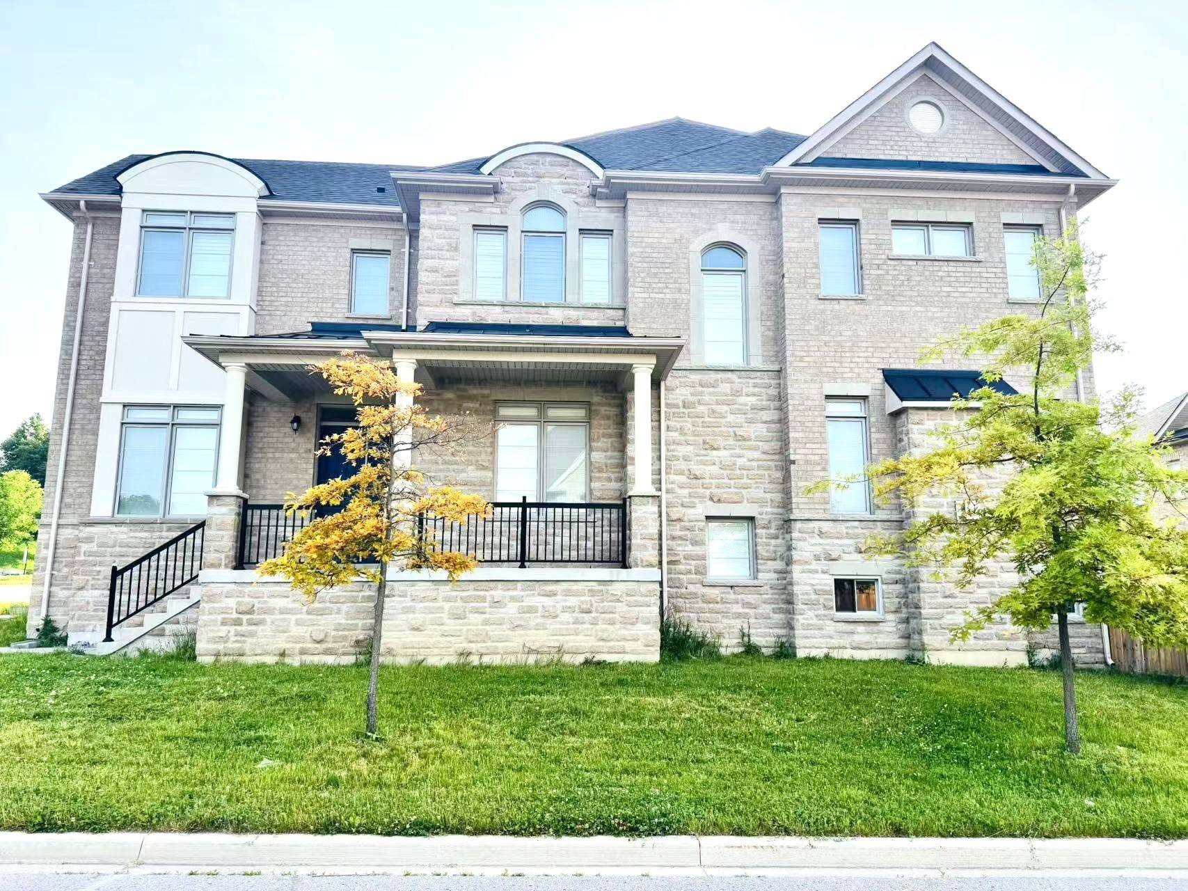 East Gwillimbury, ON L9N 0R4,41 Walter Tunny CRES
