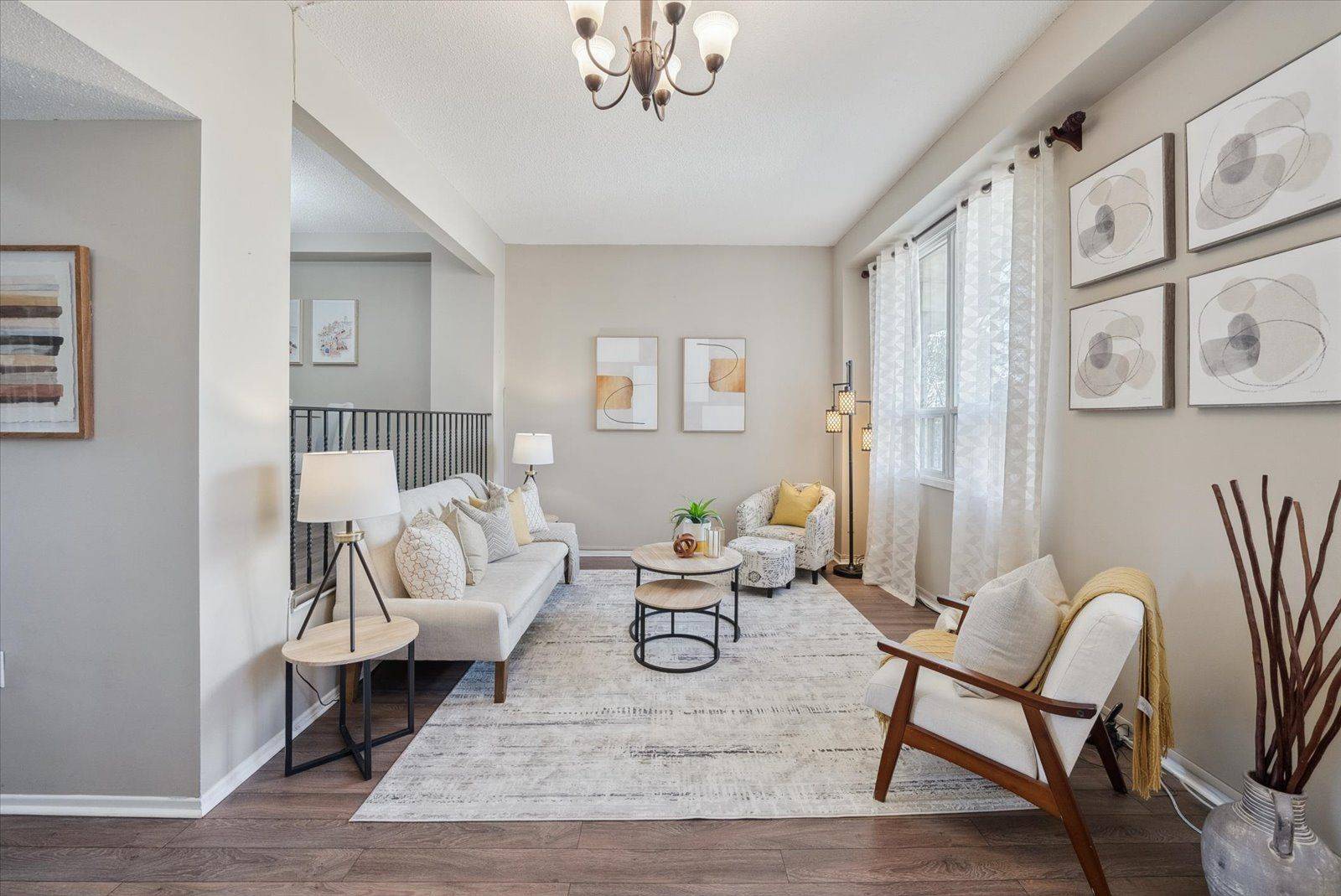 Aurora, ON L4G 3M4,73 Poplar CRES #31