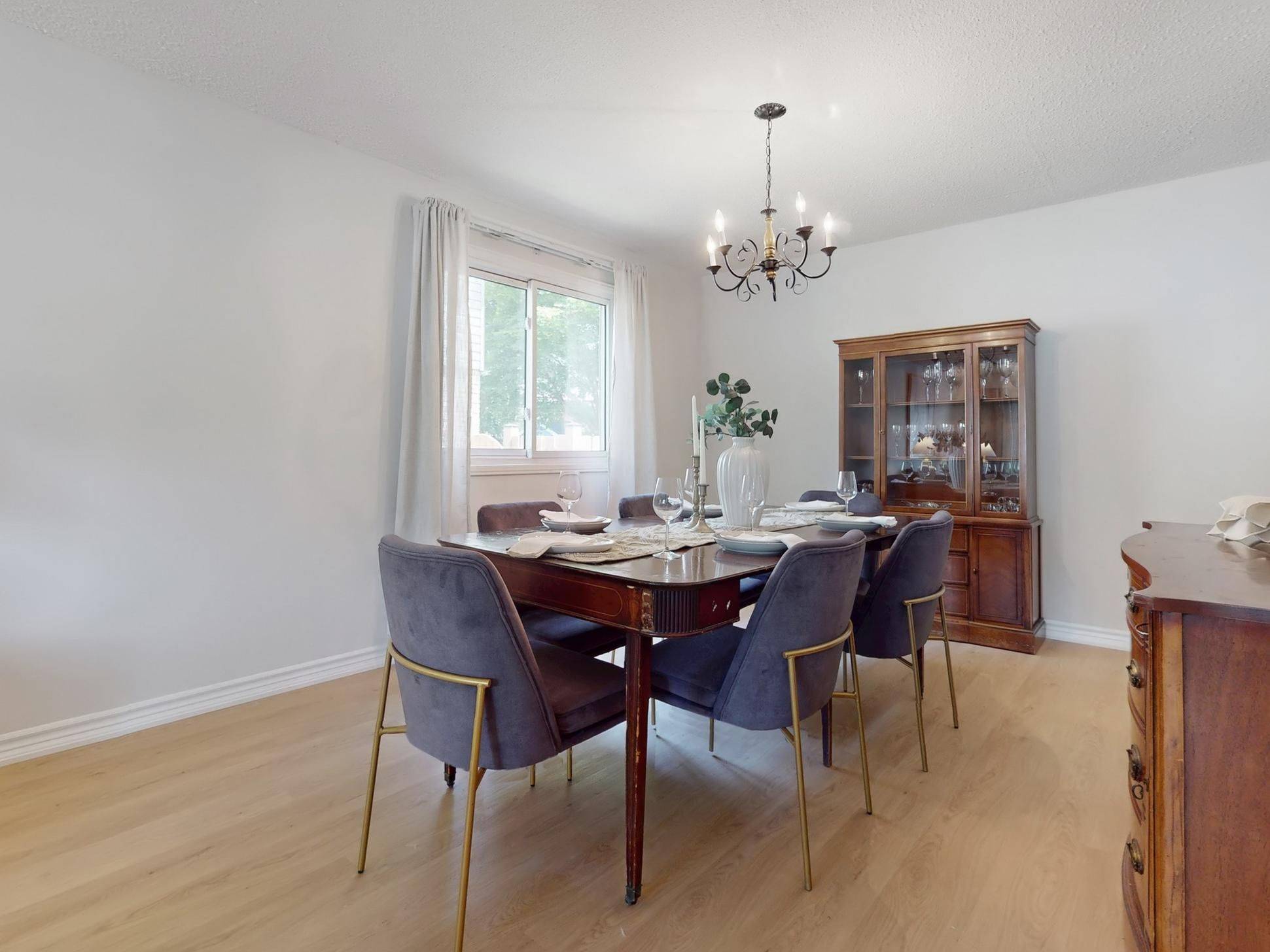 Markham, ON L3P 3M8,19 Elm Lea ST