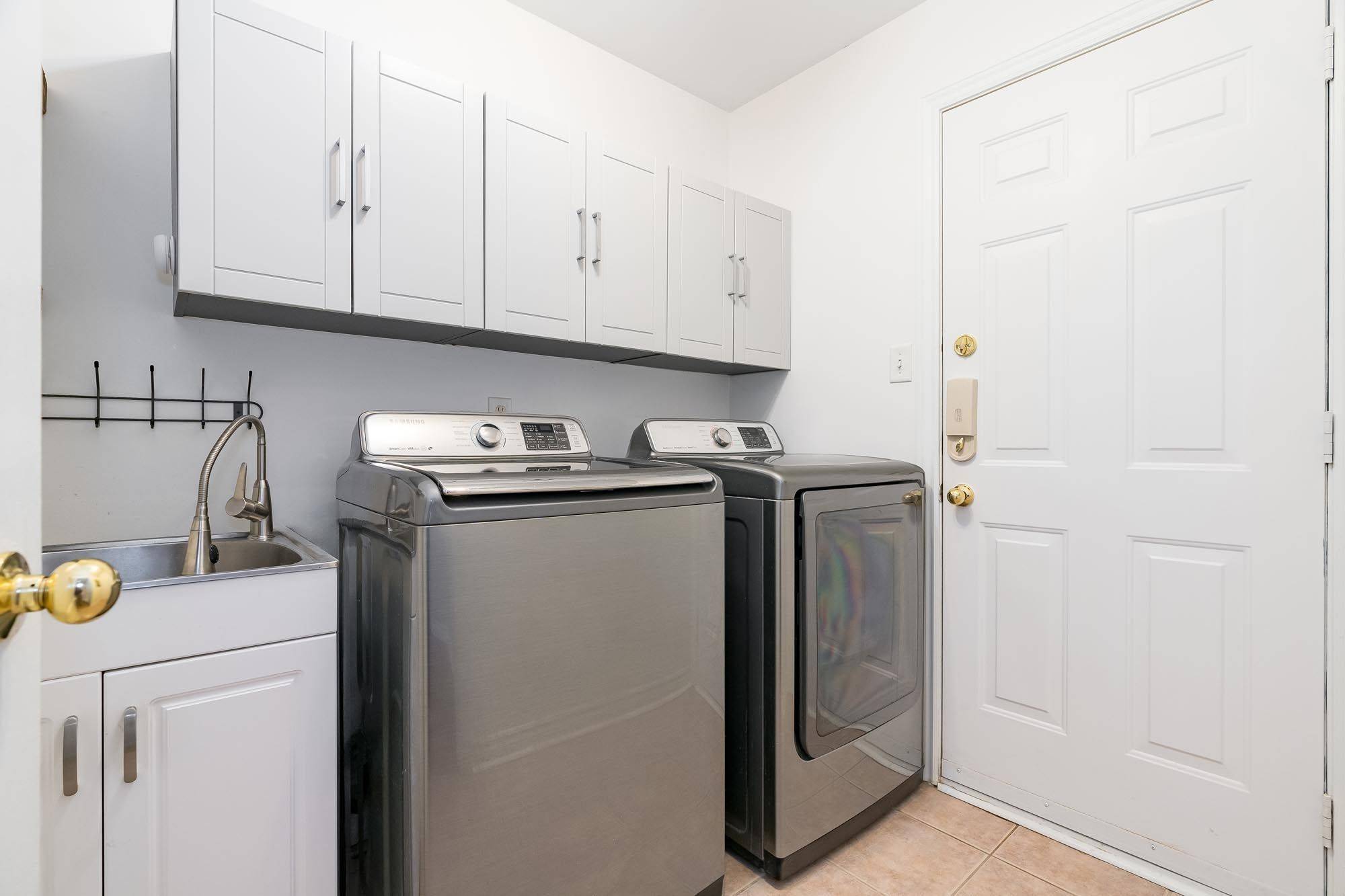 Barrie, ON L4N 0J7,43 Dunnett DR