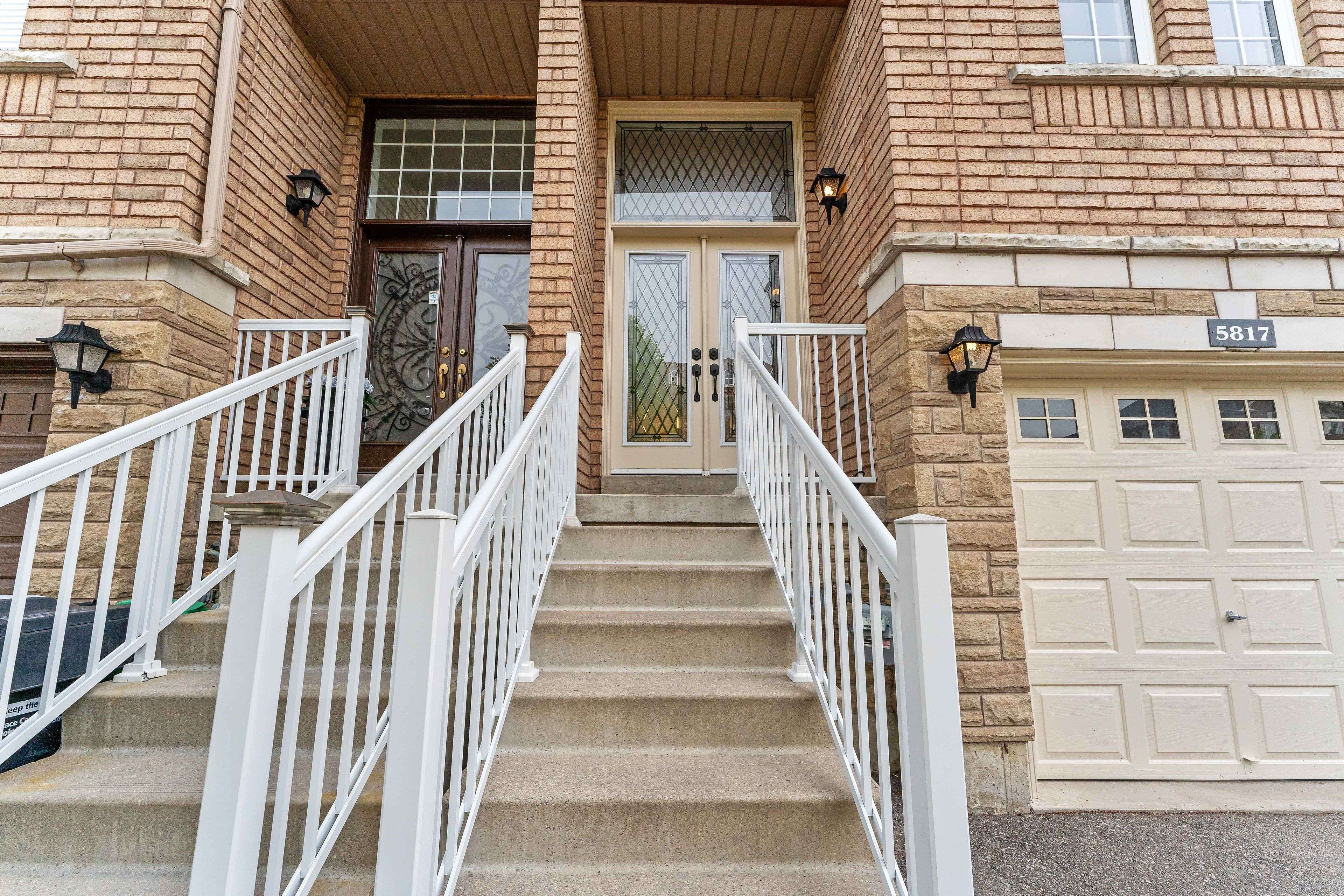 Mississauga, ON L5R 0B6,5817 Tiz RD