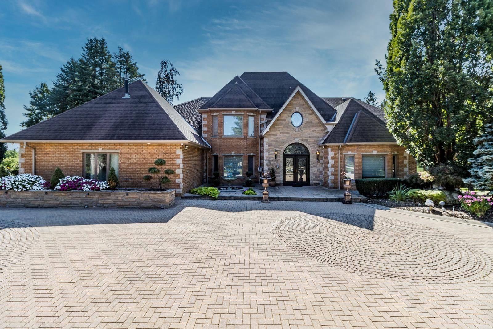 12 Edgeforest DR, Brampton, ON L6P 0E1