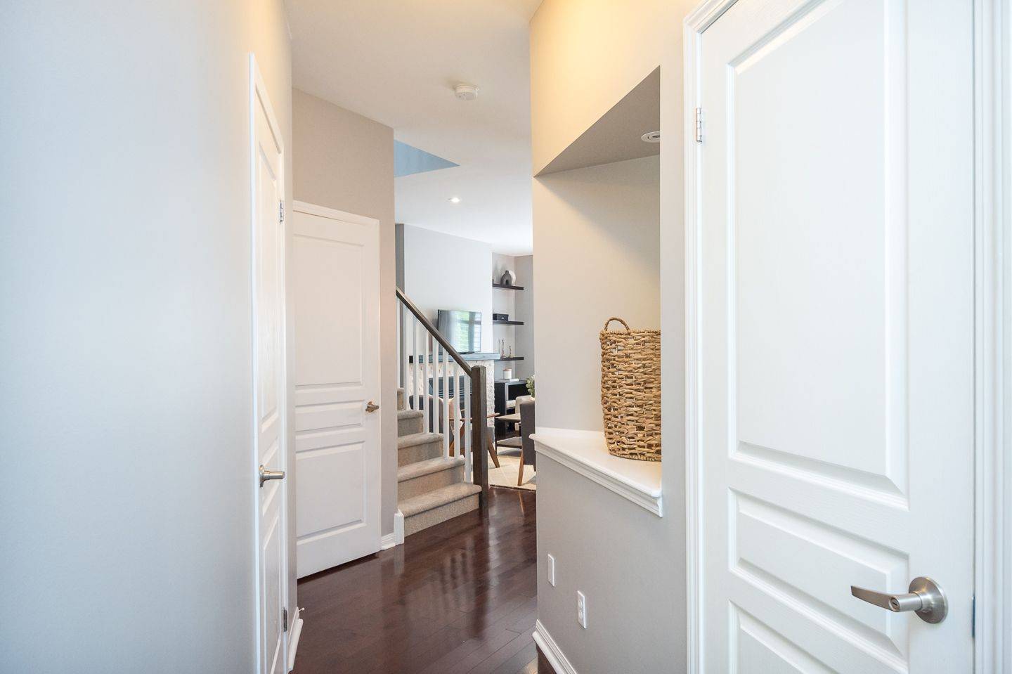 Oakville, ON L6M 0C7,2377 Stone Glen CRES