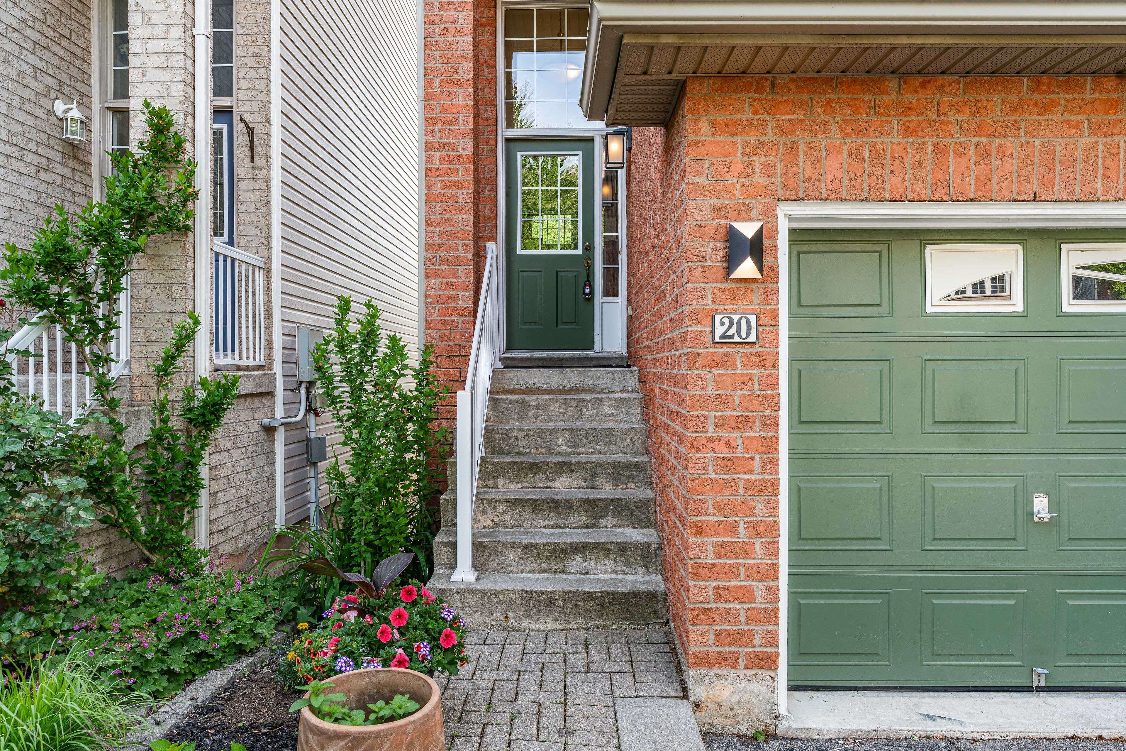 Burlington, ON L7L 7H5,5090 Fairview ST #20