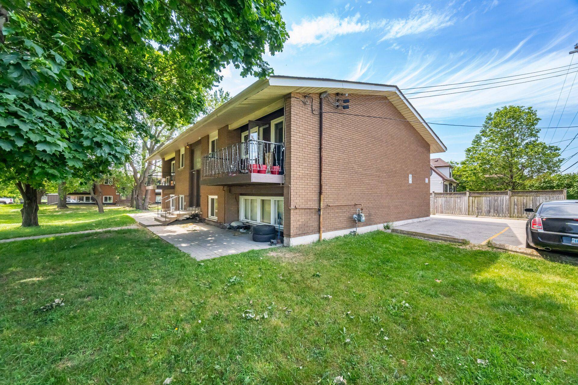 2344 Queensway DR #1, Burlington, ON L7R 3T3