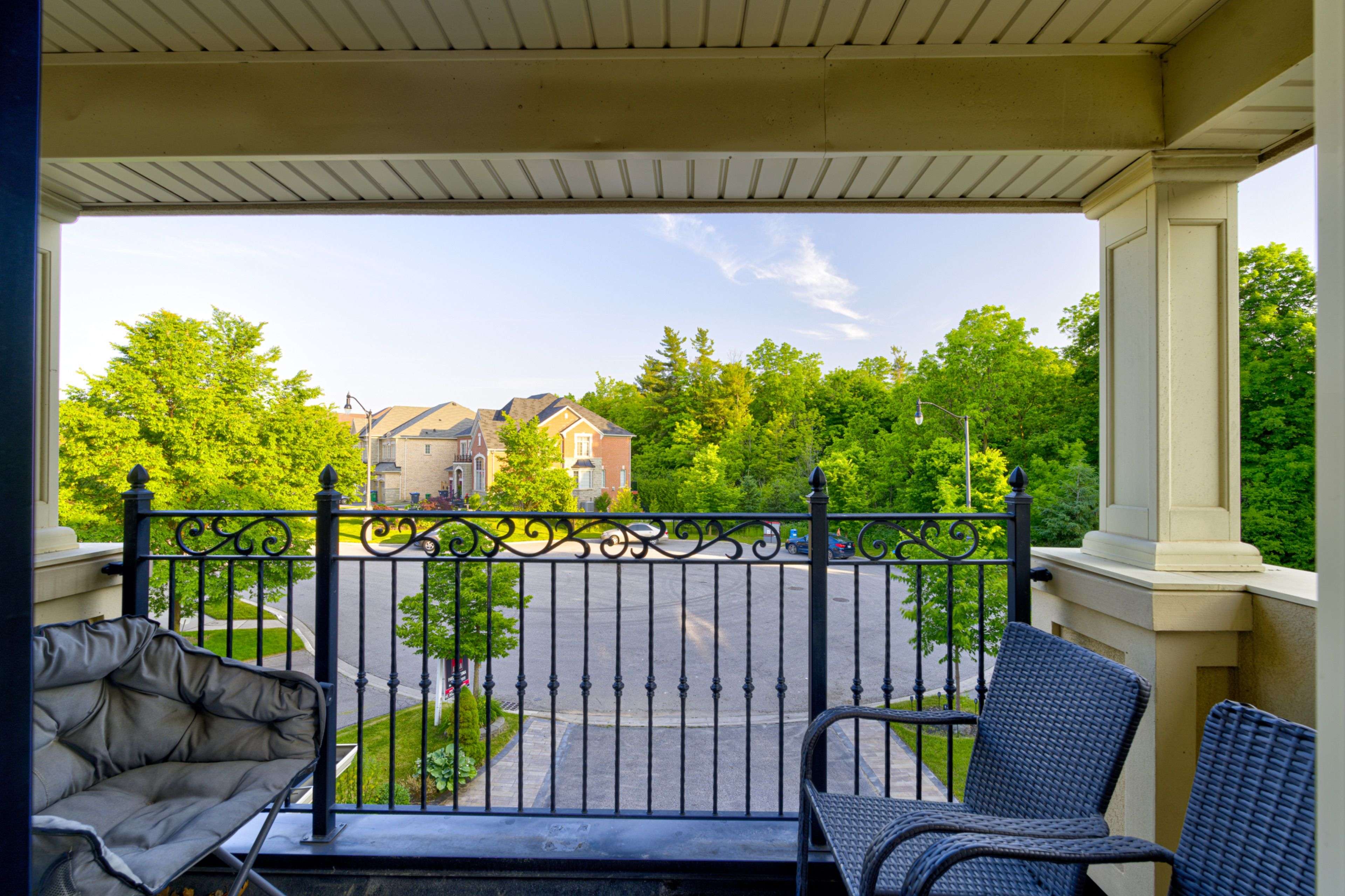 Brampton, ON L6X 2Z7,18 Deanston CT