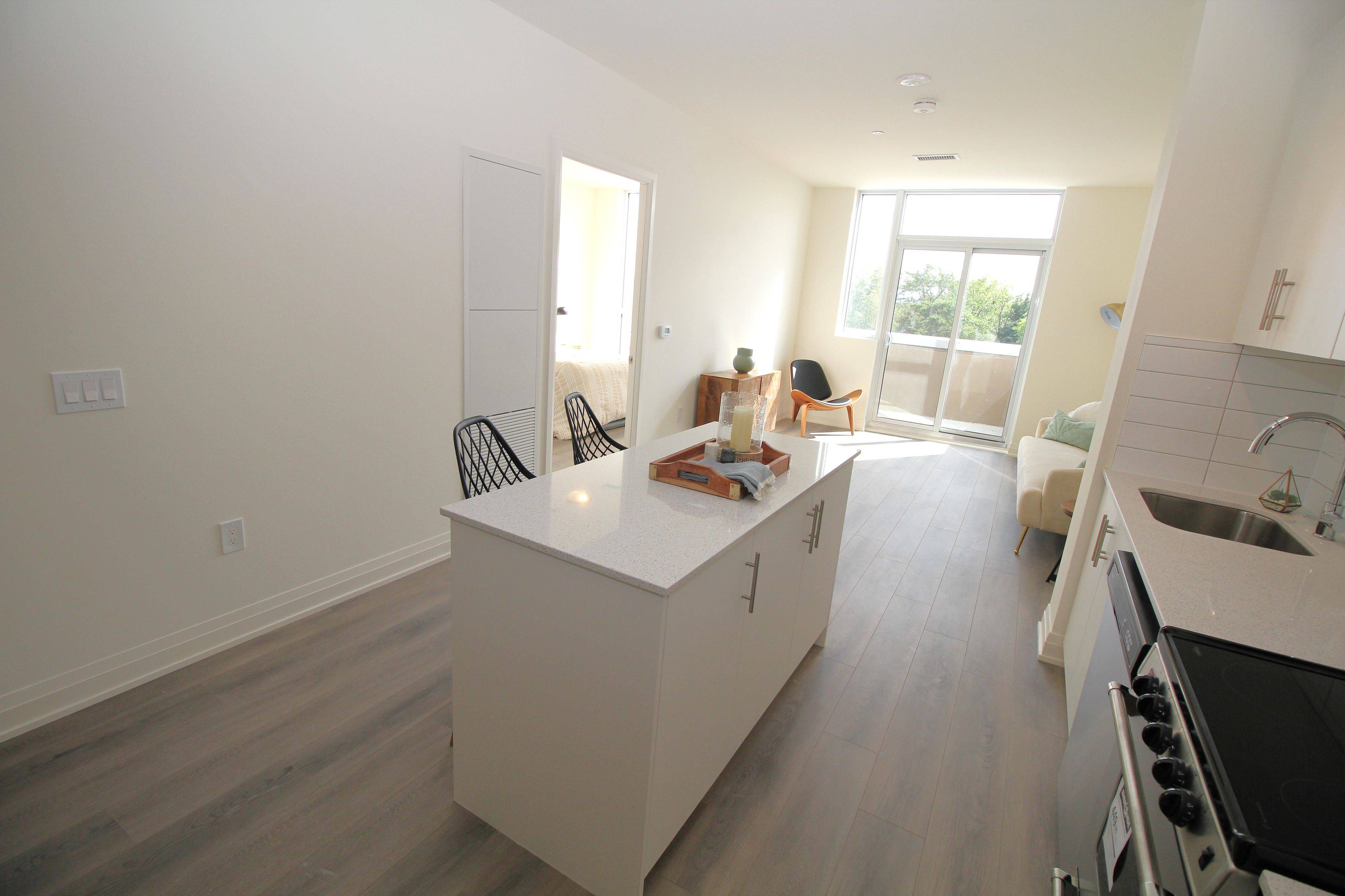 Oakville, ON L6M 4M2,509 Dundas ST W #223